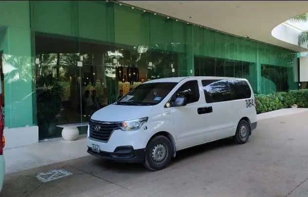 Traslado privado Transporte Privado de 1 a 7 personas · Hasta 7 pasajeros · Cancún · Riviera Maya · Yucatán